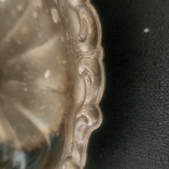 INTERNATIONAL SILVER COMP. SILVER PLATE COUNTESS SHELL SERVING TRAY. - Picture 4 of 7